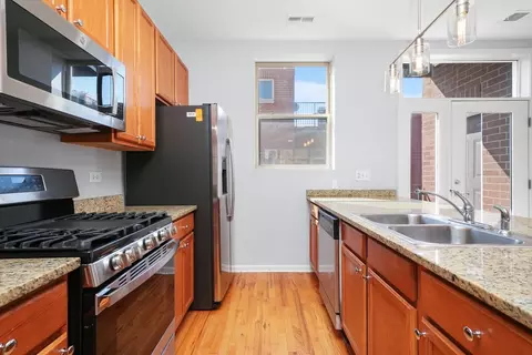 Kitchen - 317 E 25th St #3E, Chicago, IL 60616 photo 2 of 5
