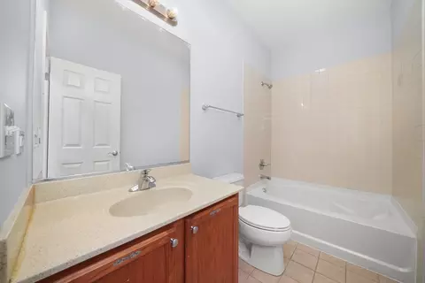 Bath - 317 E 25th St #3E, Chicago, IL 60616 photo 3 of 3