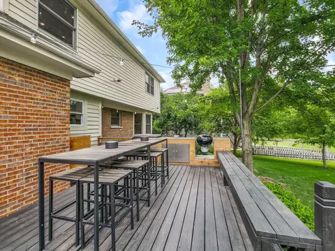 Exterior - 720 Olive Pkwy, Bartlett, IL 60103 photo 6 of 15