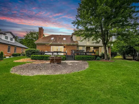 Exterior - 720 Olive Pkwy, Bartlett, IL 60103 photo 12 of 15