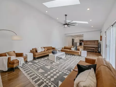 Living - 720 Olive Pkwy, Bartlett, IL 60103 photo 1 of 2
