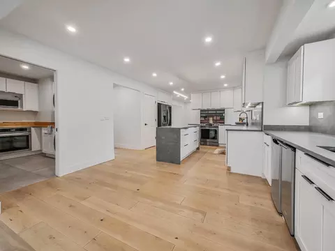 Kitchen - 720 Olive Pkwy, Bartlett, IL 60103 photo 2 of 2