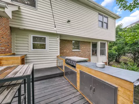 Exterior - 720 Olive Pkwy, Bartlett, IL 60103 photo 7 of 15