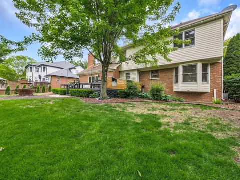 Exterior - 720 Olive Pkwy, Bartlett, IL 60103 photo 8 of 15