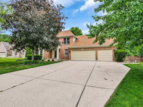 Exterior - 720 Olive Pkwy, Bartlett, IL 60103 photo 3 of 15
