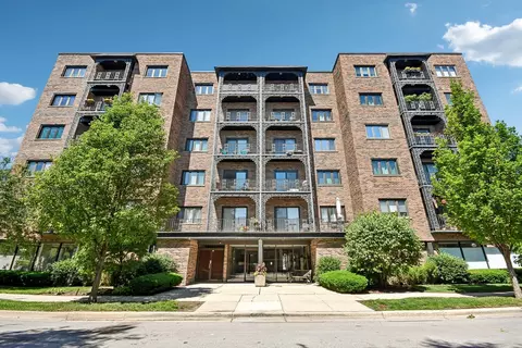 414 Clinton Pl #502, River Forest, IL 60305