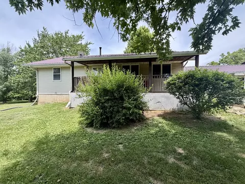 17179 Swisher Hill Rd, Dewitt, IL 61735