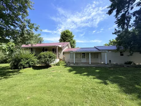 17179 Swisher Hill Rd, Dewitt, IL 61735