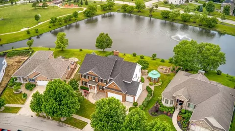 21250 S Redwood Ln, Shorewood, IL 60404