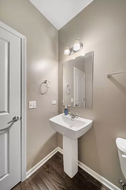 Bath - 775 Lee St, Des Plaines, IL 60016 photo 3 of 3