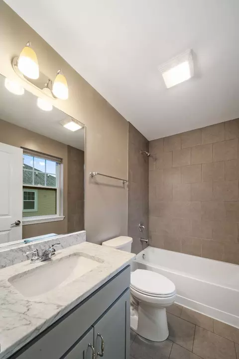 Bath - 775 Lee St, Des Plaines, IL 60016 photo 1 of 3