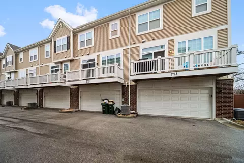Exterior - 775 Lee St, Des Plaines, IL 60016 photo 2 of 2