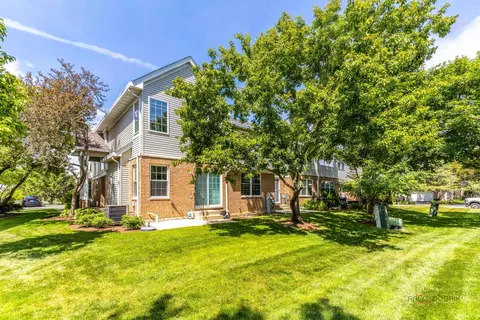 Exterior - 118 Bay Dr, Itasca, IL 60143 photo 8 of 8
