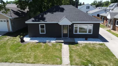 443 S 6th St, Watseka, IL 60970