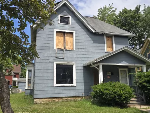 411 Grant Pl, Aurora, IL 60505