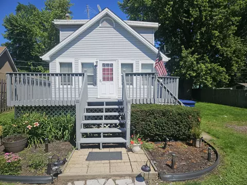 39101 N Walnut St, Lake Villa, IL 60046
