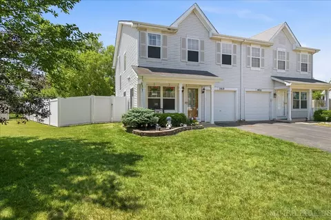 2810 Ledgestone Ct, Naperville, IL 60564