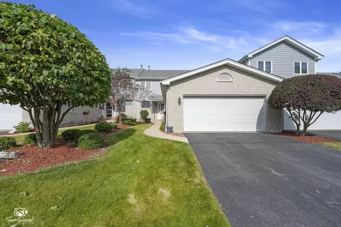 8740 Ballycastle Ln, Tinley Park, IL 60487