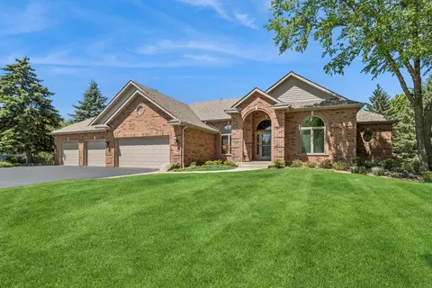 10907 Red Hawk Ln, Spring Grove, IL 60081