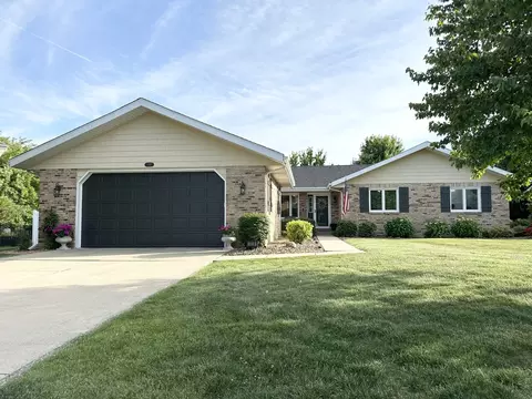 319 Berkshire Ct, Bourbonnais, IL 60914