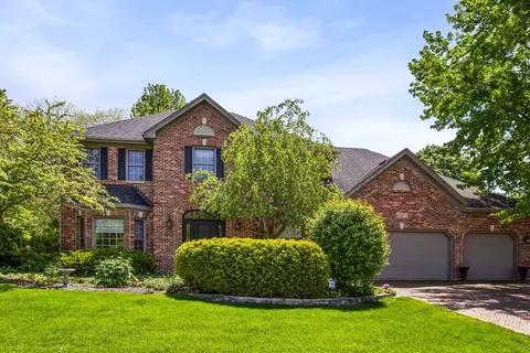 4 S N475 S Robert Frost Cir, Saint Charles, IL 60175