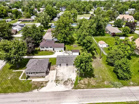 View/Area - 525 Grant St, Chenoa, IL 61726 photo 2 of 4
