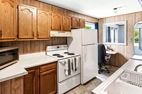 Kitchen - 525 Grant St, Chenoa, IL 61726 photo 2 of 2