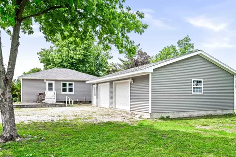 Exterior - 525 Grant St, Chenoa, IL 61726 photo 1 of 2
