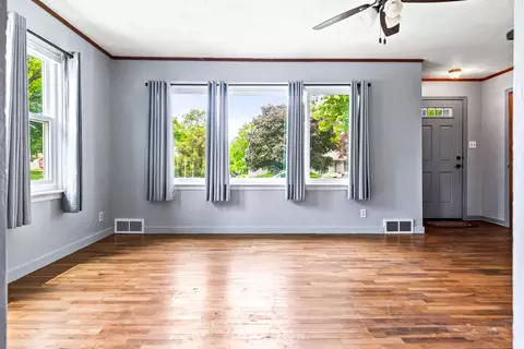 Living - 525 Grant St, Chenoa, IL 61726 photo 3 of 3