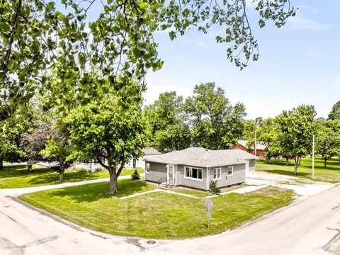 View/Area - 525 Grant St, Chenoa, IL 61726 photo 1 of 4