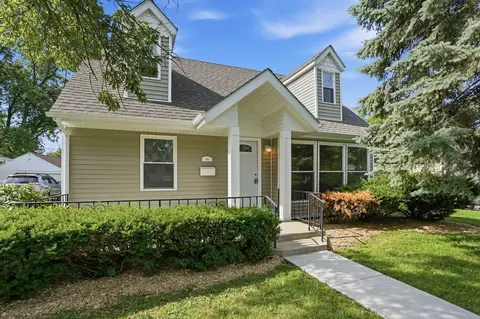 Exterior - 696 1st St, Crete, IL 60417 photo 4 of 6