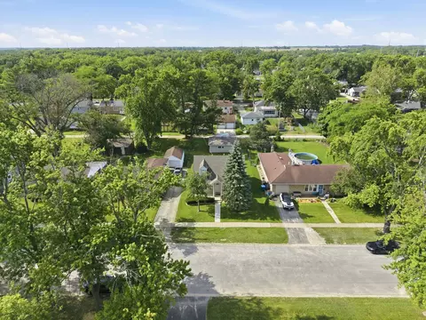 View/Area - 696 1st St, Crete, IL 60417 photo 2 of 7