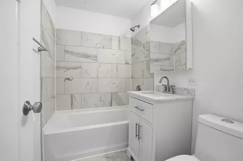 Bath - 696 1st St, Crete, IL 60417 photo 1 of 2