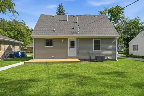 Exterior - 696 1st St, Crete, IL 60417 photo 5 of 6