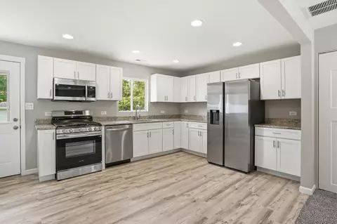Kitchen - 696 1st St, Crete, IL 60417 photo 1 of 3