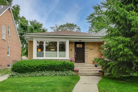 7923 Kolmar Ave, Skokie, IL 60076