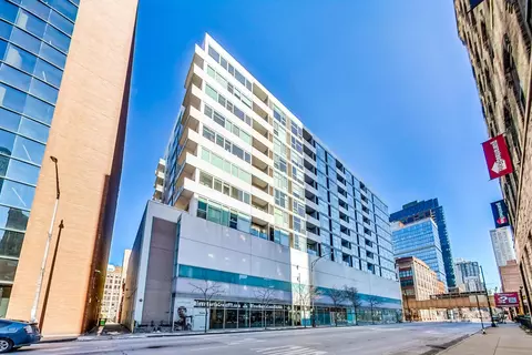 630 N Franklin St #1013, Chicago, IL 60610
