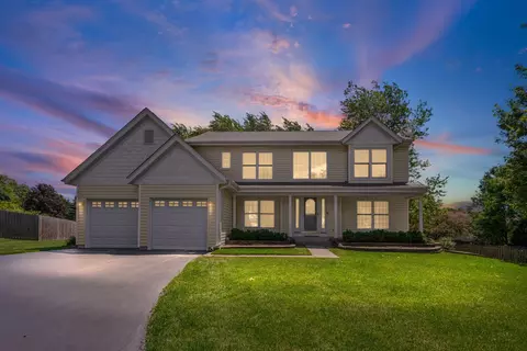 129 Knobb Hill Ln, Gurnee, IL 60031