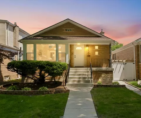 7939 S Saint Louis Ave, Chicago, IL 60652