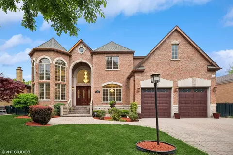 3832 W Chase Ave, Lincolnwood, IL 60712
