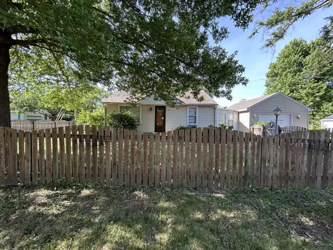 Exterior - 438 E Warren St, Rockton, IL 61072 photo 6 of 11