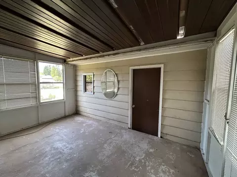 Exterior - 438 E Warren St, Rockton, IL 61072 photo 11 of 11