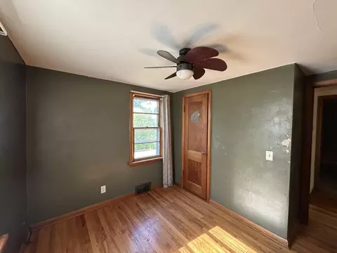 Bedroom - 438 E Warren St, Rockton, IL 61072 photo 4 of 5