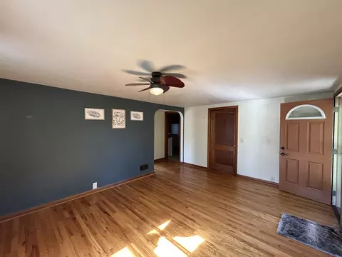 Living - 438 E Warren St, Rockton, IL 61072 photo 3 of 4