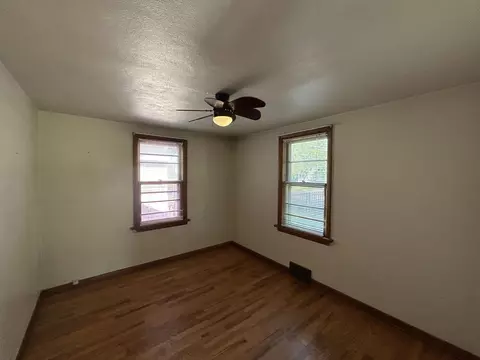Bedroom - 438 E Warren St, Rockton, IL 61072 photo 1 of 5