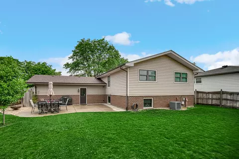 Exterior - 1629 Claremont Dr, Darien, IL 60561 photo 3 of 7