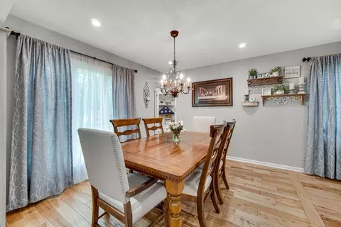 Dining - 1629 Claremont Dr, Darien, IL 60561 photo 1 of 2