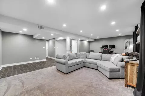 Other - 1629 Claremont Dr, Darien, IL 60561 photo 3 of 5