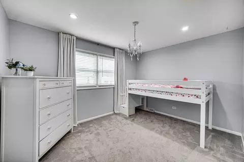 Bedroom - 1629 Claremont Dr, Darien, IL 60561 photo 2 of 4