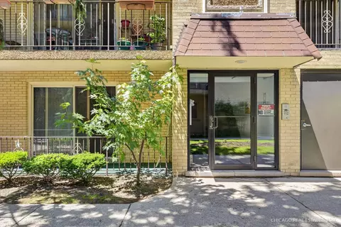 6316 W Montrose Ave #102, Chicago, IL 60634